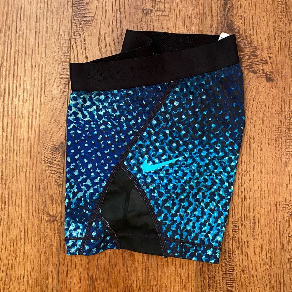 Nike Pro Hypercool - Picture 3 of 4